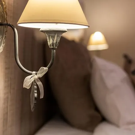 Отель De La Tour Melen