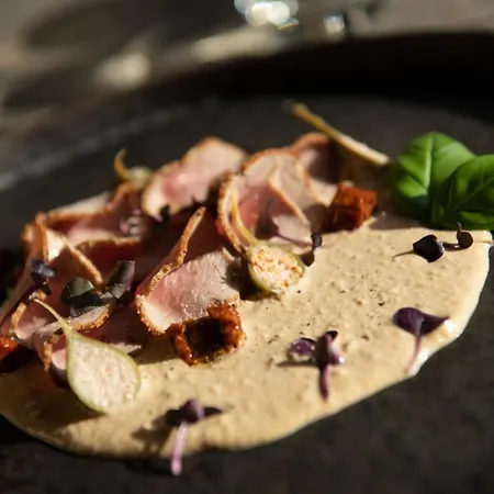 Hotel De La Tour Melen