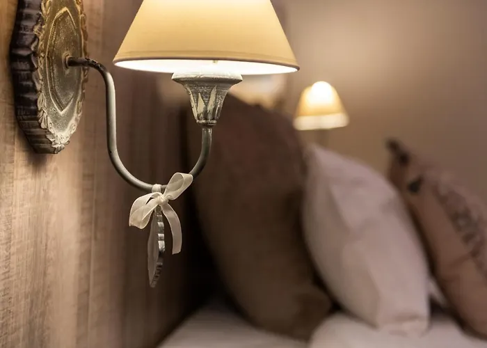 Hotel De La Tour Melen