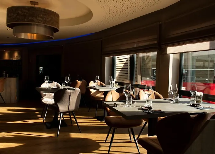 Hotel De La Tour Melen